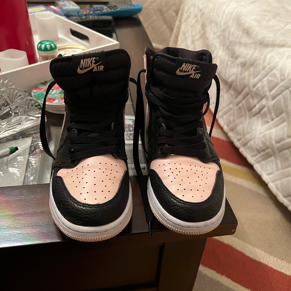 Air Jordan 1 Crimson Tint - Picture 2 of 8